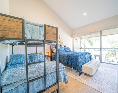 4006 Knollcrest Drive - Photo Thumbnail 19