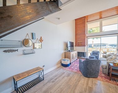 4006 Knollcrest Drive - Photo Thumbnail 10