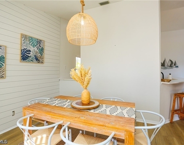 1394 Monarch Circle - Photo Thumbnail 25