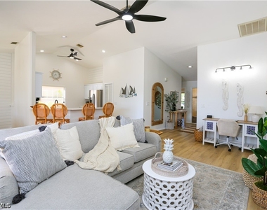 1394 Monarch Circle - Photo Thumbnail 23