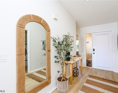 1394 Monarch Circle - Photo Thumbnail 10