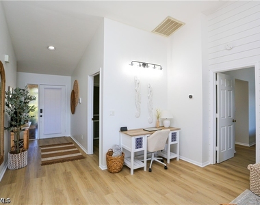 1394 Monarch Circle - Photo Thumbnail 13