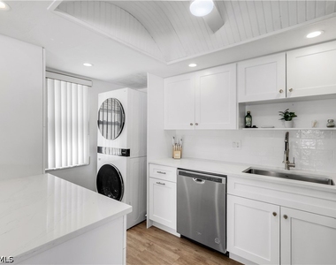 1155 Sandpiper Street - Photo Thumbnail 7