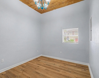 1827 Avenue O Street - Photo Thumbnail 14