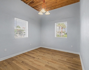 1827 Avenue O Street - Photo Thumbnail 11
