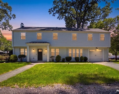 130 Surrey - Photo Thumbnail 1