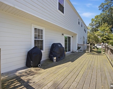 130 Surrey - Photo Thumbnail 9