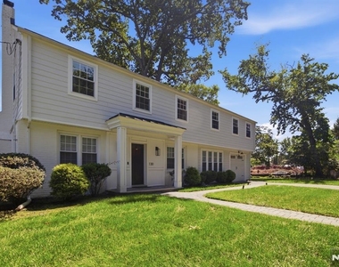 130 Surrey - Photo Thumbnail 23