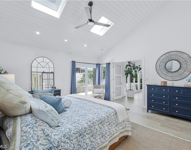 651 Bridgeway Lane - Photo Thumbnail 12