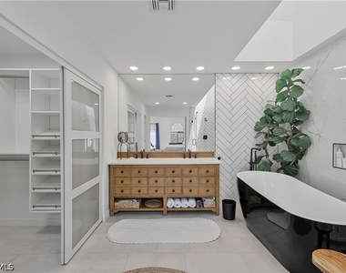 651 Bridgeway Lane - Photo Thumbnail 14