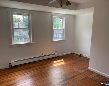 222 Glen - Photo Thumbnail 2