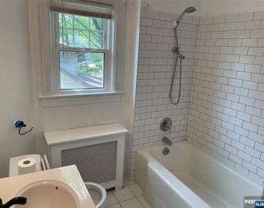 222 Glen - Photo Thumbnail 6