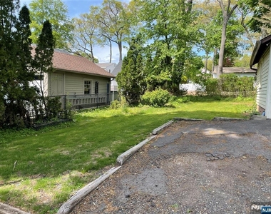 222 Glen - Photo Thumbnail 7