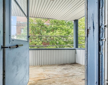 564 Sanford - Photo Thumbnail 6