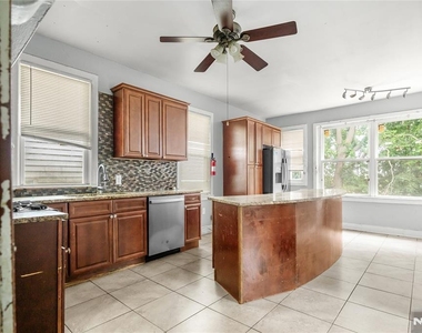 564 Sanford - Photo Thumbnail 1