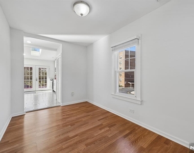 164 Washington - Photo Thumbnail 5