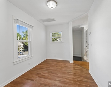 164 Washington - Photo Thumbnail 6