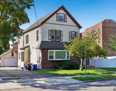 164 Washington - Photo Thumbnail 1