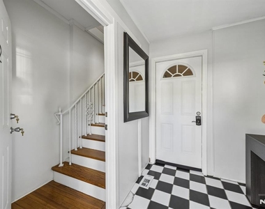 164 Washington - Photo Thumbnail 4