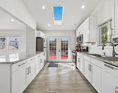 164 Washington - Photo Thumbnail 8