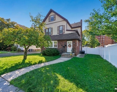 164 Washington - Photo Thumbnail 2