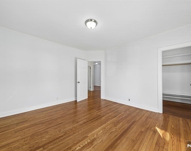 164 Washington - Photo Thumbnail 22