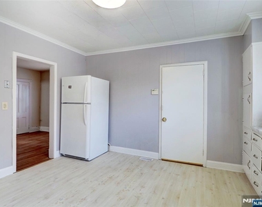 60 Montague - Photo Thumbnail 5