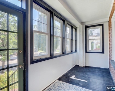 60 Montague - Photo Thumbnail 14
