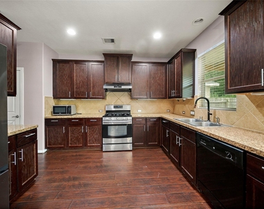 2910 Lakecrest Ridge Drive - Photo Thumbnail 6