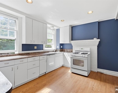 126 Wildwood - Photo Thumbnail 8