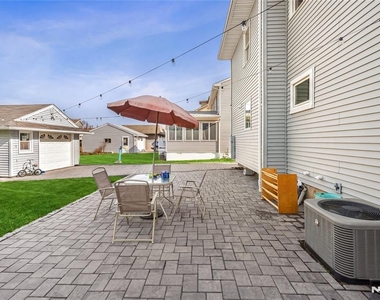 813 Morton - Photo Thumbnail 19