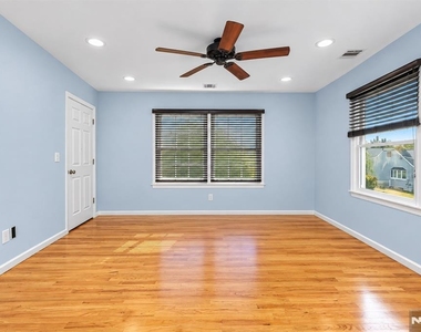 813 Morton - Photo Thumbnail 5