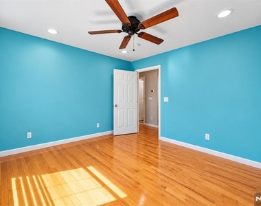 813 Morton - Photo Thumbnail 7