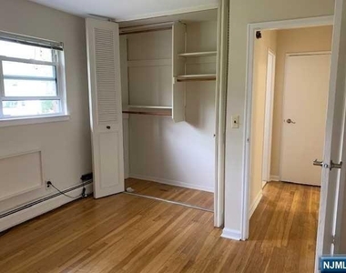 208 Washington - Photo Thumbnail 9
