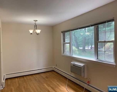 208 Washington - Photo Thumbnail 2