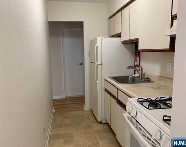 208 Washington - Photo Thumbnail 4