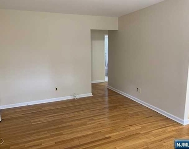 208 Washington - Photo Thumbnail 6