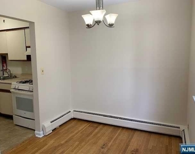 208 Washington - Photo Thumbnail 3