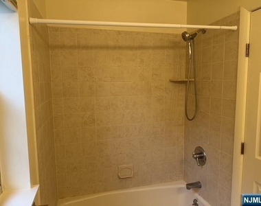 71a Hawthorne - Photo Thumbnail 25