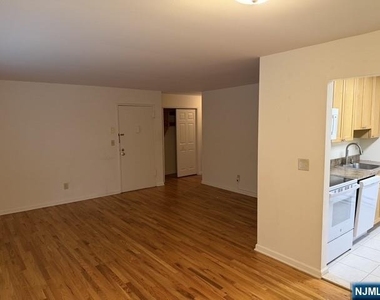 71a Hawthorne - Photo Thumbnail 19