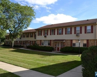 71a Hawthorne - Photo Thumbnail 4