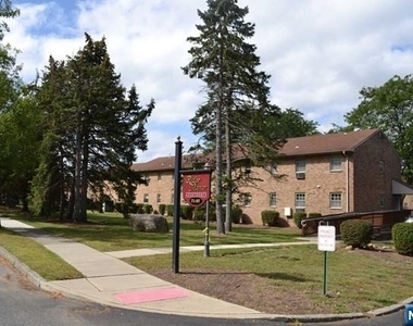 71a Hawthorne - Photo Thumbnail 3