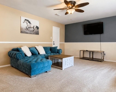 29122 Foxingham Circle - Photo Thumbnail 9