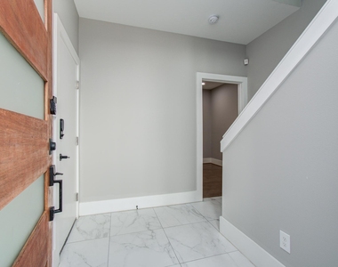 2407 Anita Street - Photo Thumbnail 5