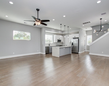 2407 Anita Street - Photo Thumbnail 2