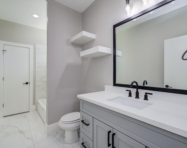 2407 Anita Street - Photo Thumbnail 8