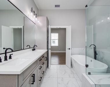 2407 Anita Street - Photo Thumbnail 23