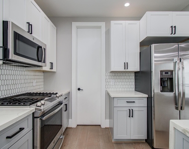 2407 Anita Street - Photo Thumbnail 14