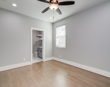 2407 Anita Street - Photo Thumbnail 6
