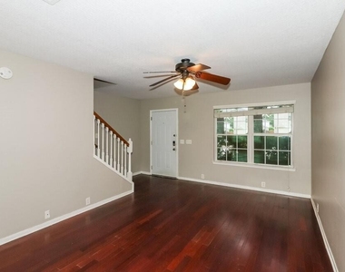 19119 Royal Isle Drive - Photo Thumbnail 2